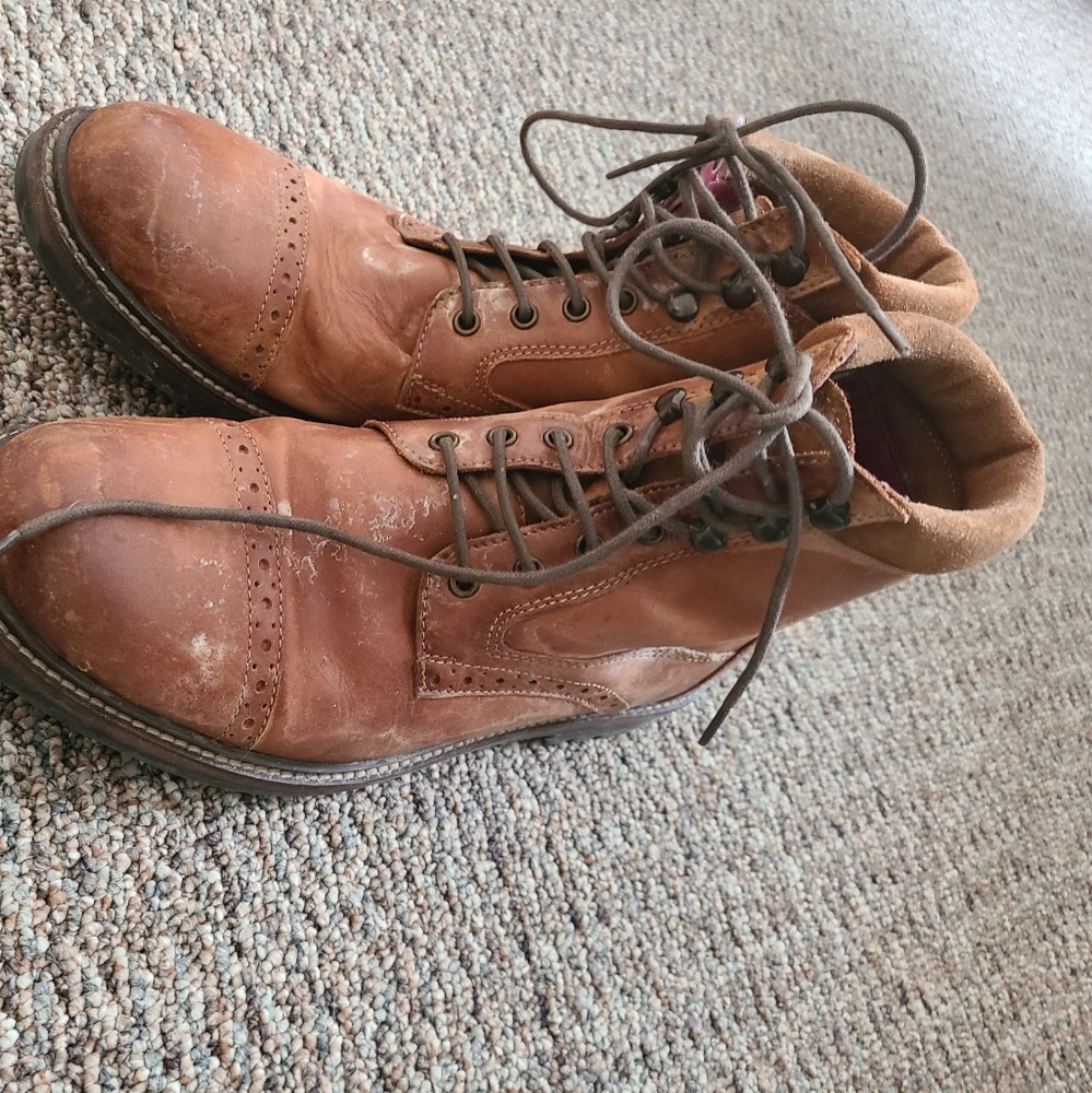 Shoes - Picture 4 of 7